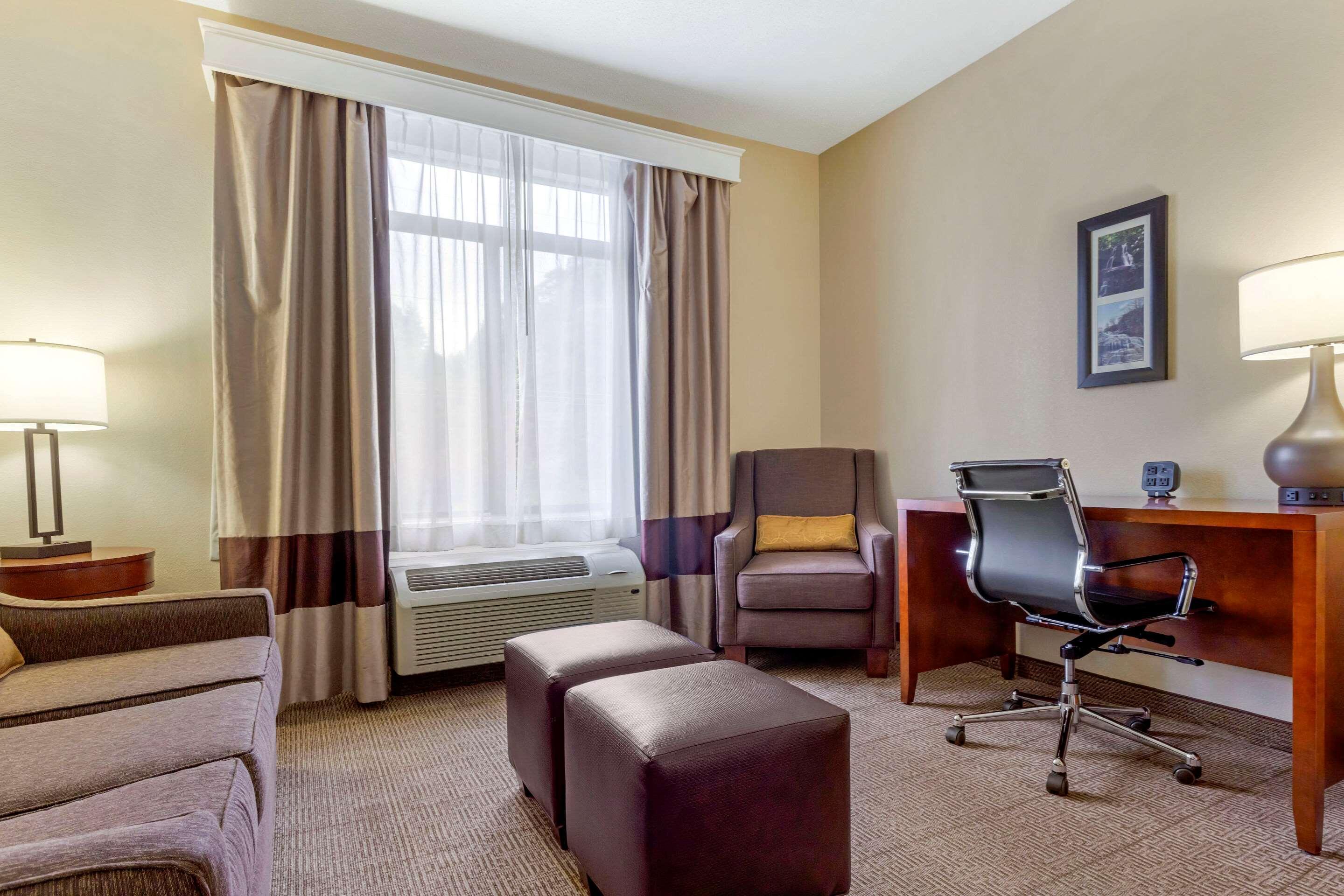 Comfort Suites Boone - University Area Buitenkant foto