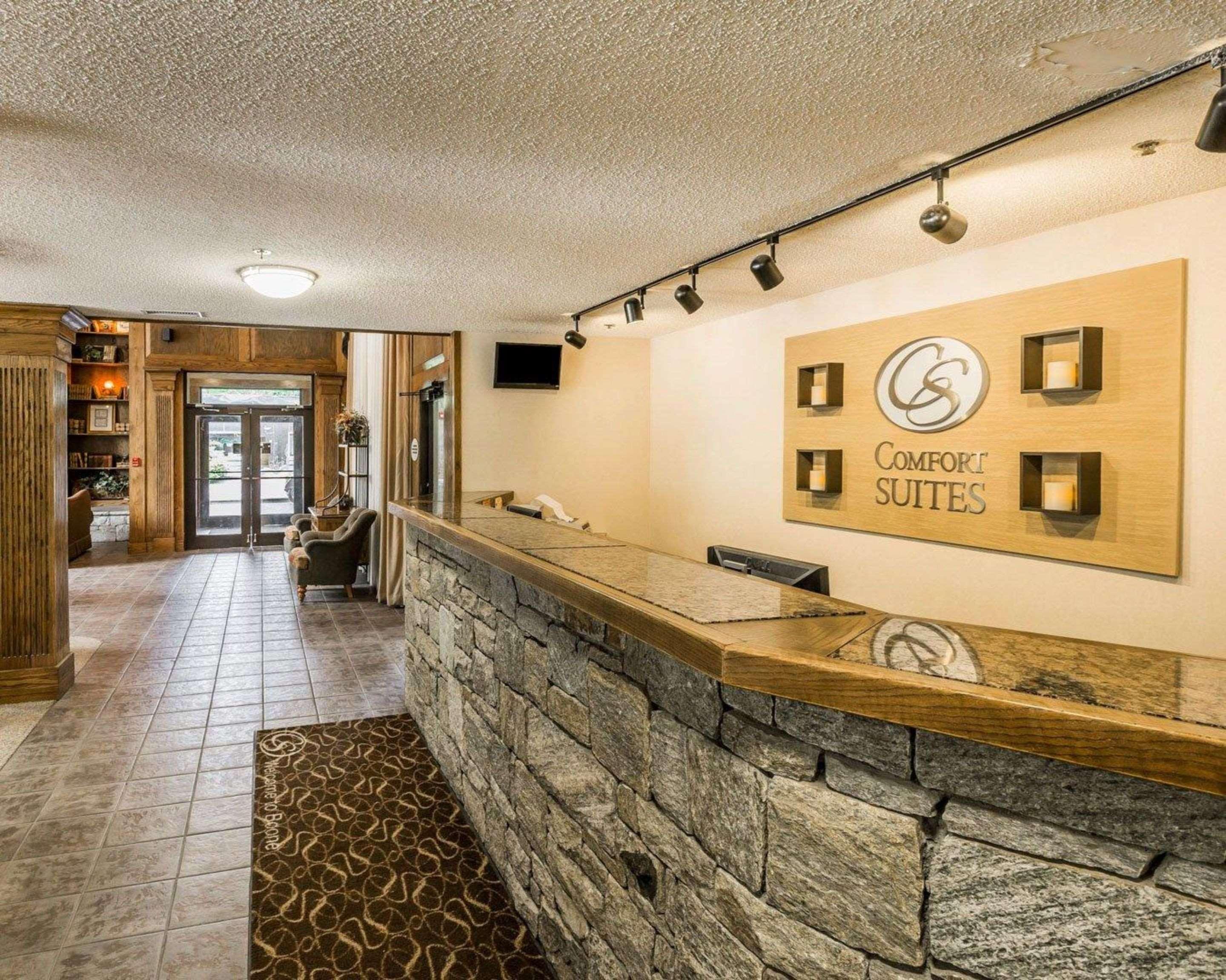 Comfort Suites Boone - University Area Buitenkant foto