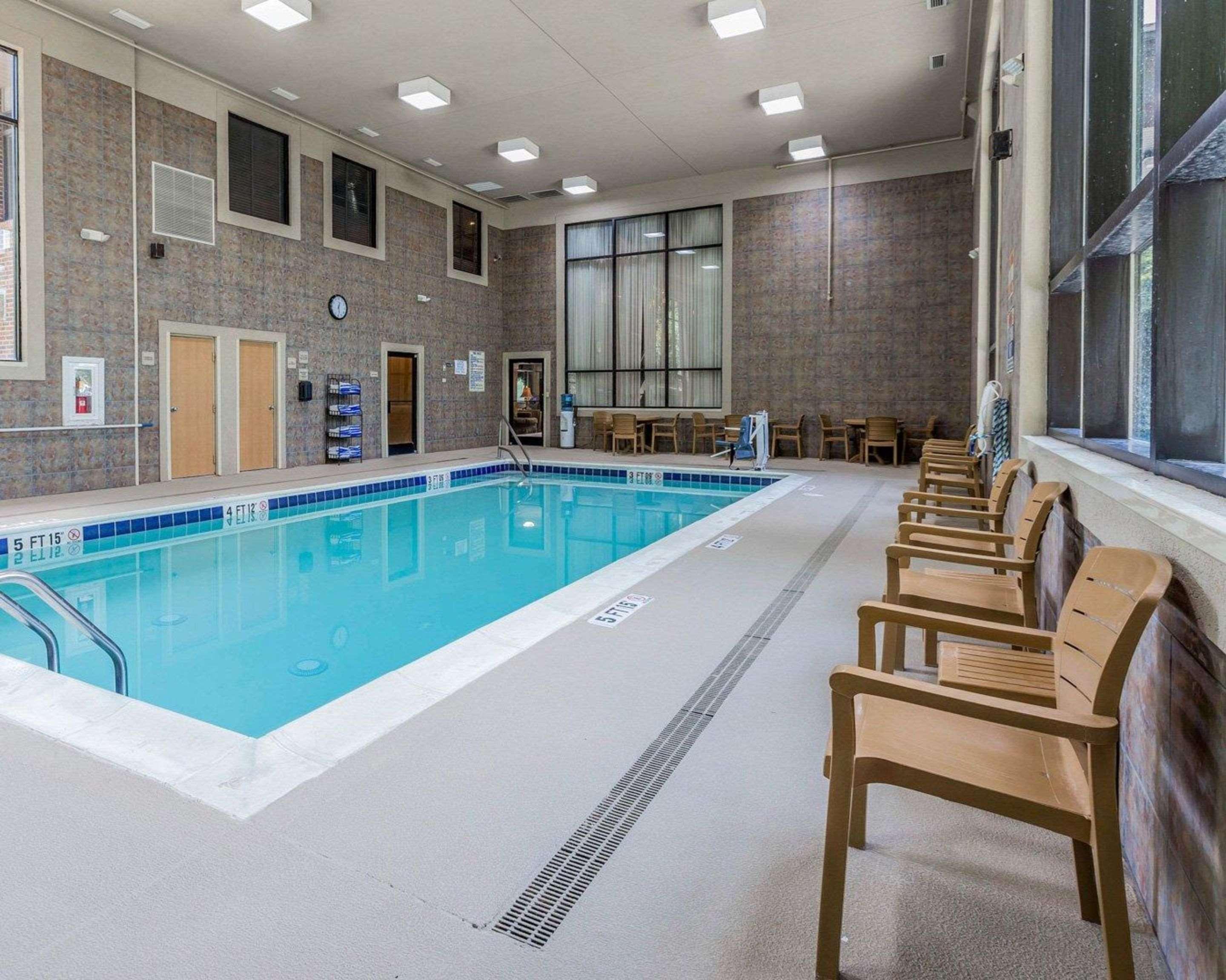 Comfort Suites Boone - University Area Buitenkant foto