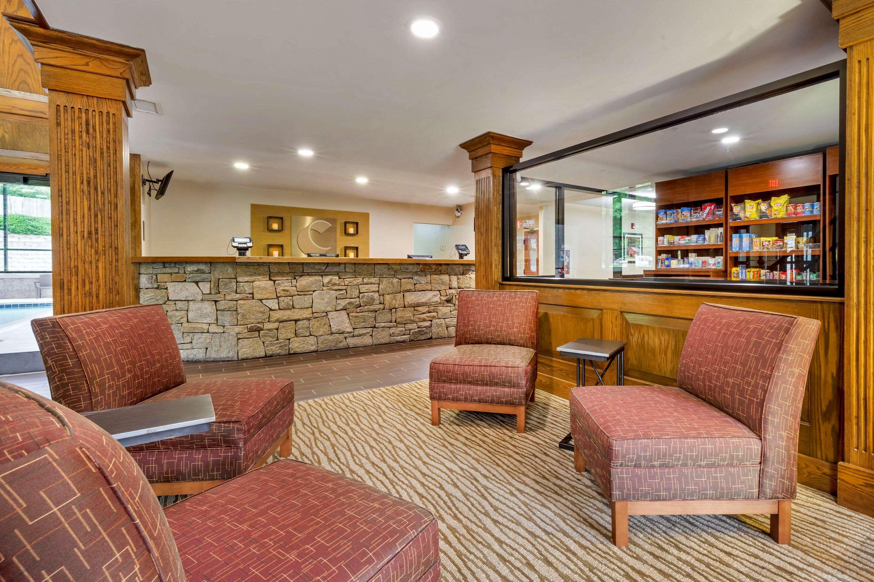 Comfort Suites Boone - University Area Buitenkant foto